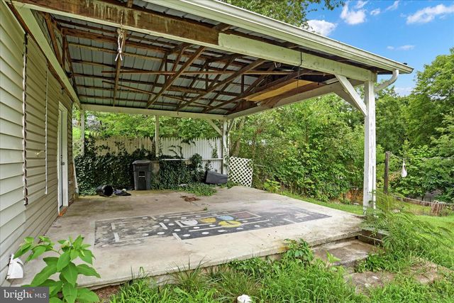 110 E MARKET ST, Williamstown, PA 17098