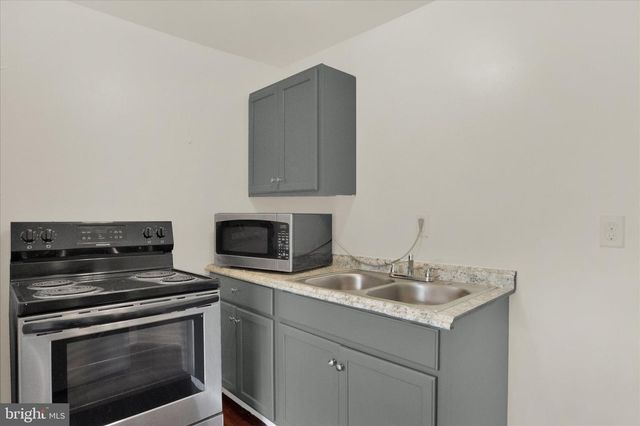 110 E MARKET ST, Williamstown, PA 17098