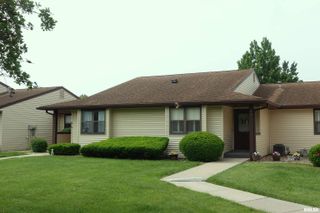 255 S Soangetaha Rd Unit 103, Galesburg, IL 61401