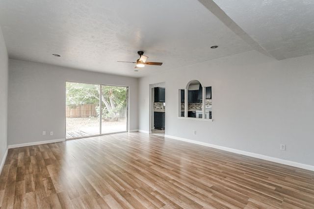 2633 Santa Anna Drive, Grand Prairie, TX 75052