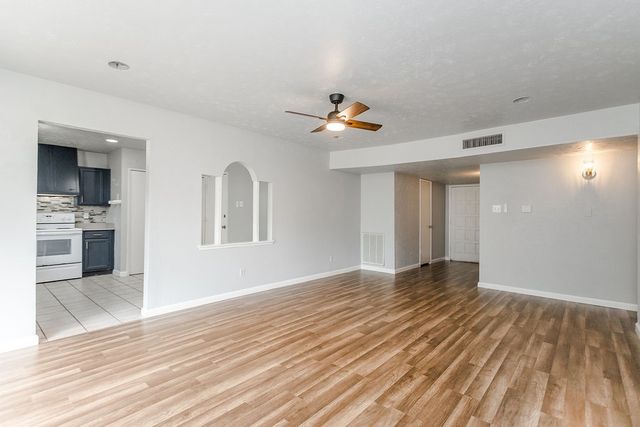 2633 Santa Anna Drive, Grand Prairie, TX 75052