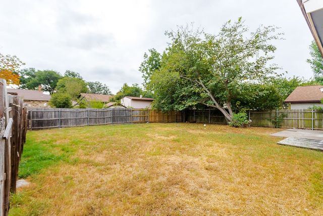 2633 Santa Anna Drive, Grand Prairie, TX 75052