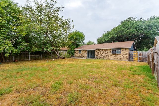 2633 Santa Anna Drive, Grand Prairie, TX 75052