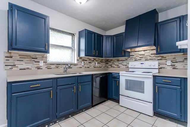 2633 Santa Anna Drive, Grand Prairie, TX 75052