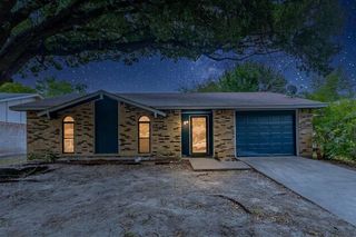 2633 Santa Anna Drive, Grand Prairie, TX 75052