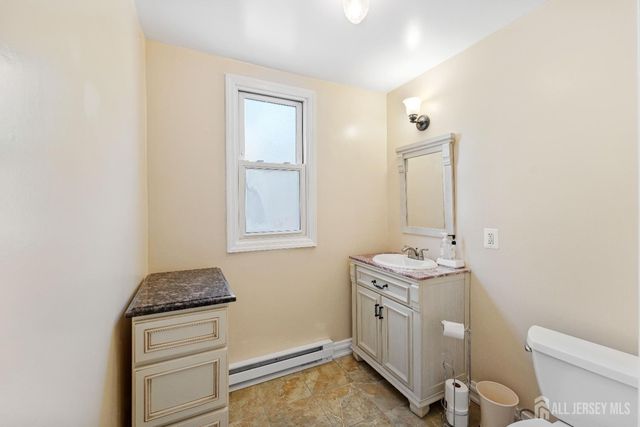 150 W 5th Avenue, Roselle, NJ 07202