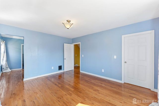 150 W 5th Avenue, Roselle, NJ 07202