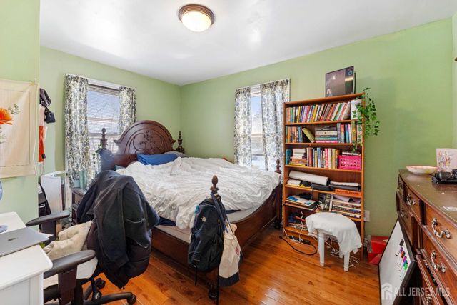 150 W 5th Avenue, Roselle, NJ 07202