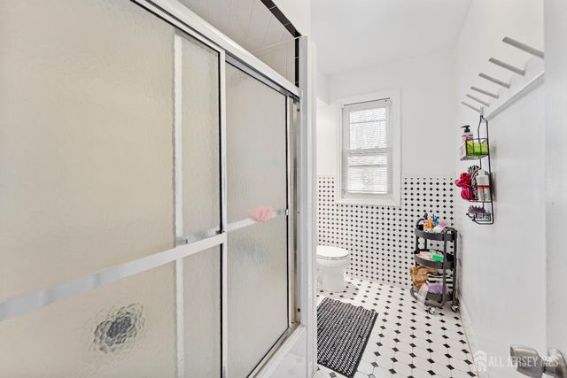 150 W 5th Avenue, Roselle, NJ 07202