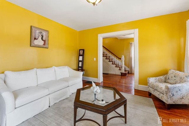 150 W 5th Avenue, Roselle, NJ 07202
