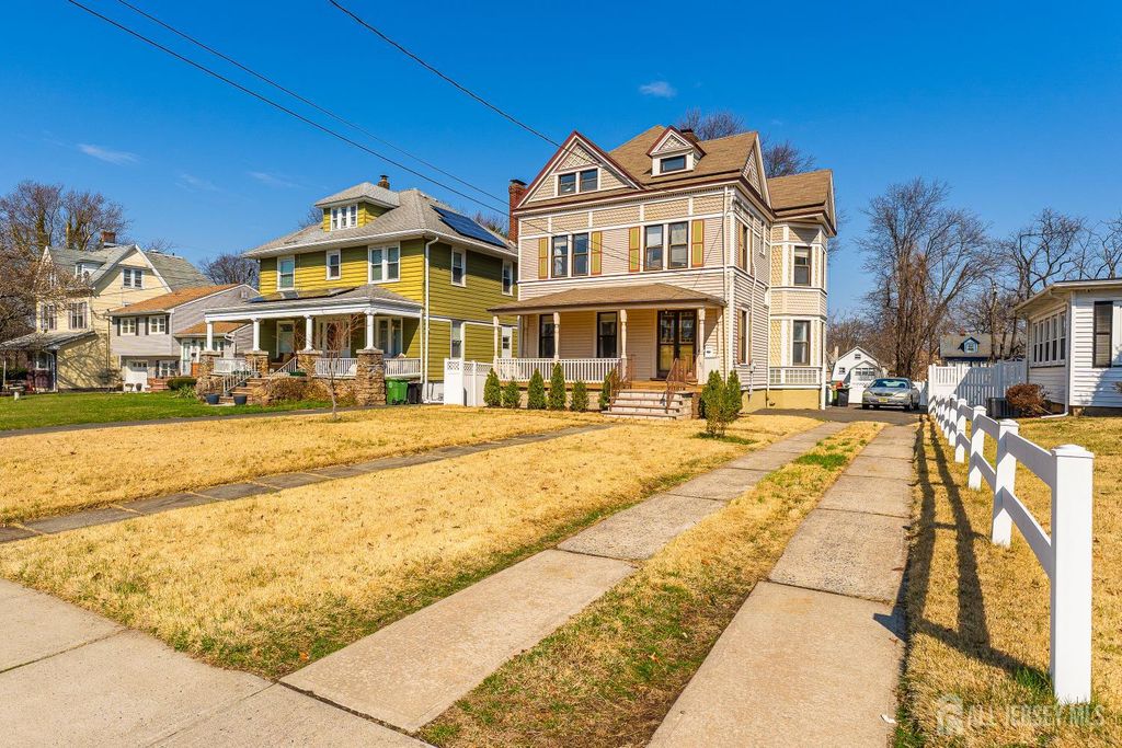 150 W 5th Avenue, Roselle, NJ 07202