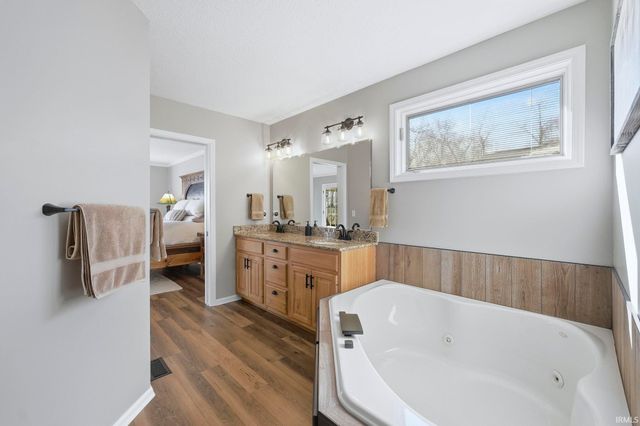 10401 Woodland Ridge, Fort Wayne, IN 46804