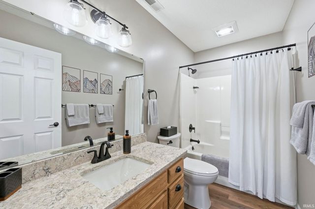 10401 Woodland Ridge, Fort Wayne, IN 46804