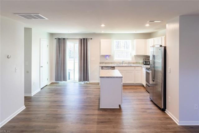 2039 Van Zandt PW, Suffolk, VA 23434