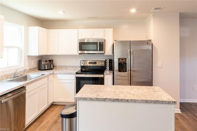 2039 Van Zandt PW, Suffolk, VA 23434