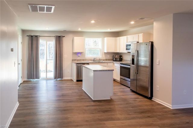 2039 Van Zandt PW, Suffolk, VA 23434