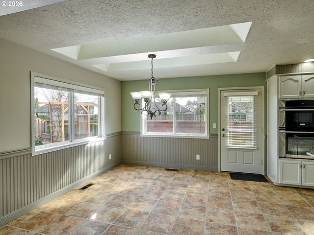 103 CEDAR BLUFF Cir, Keizer, OR 97303