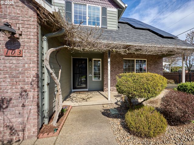 103 CEDAR BLUFF Cir, Keizer, OR 97303