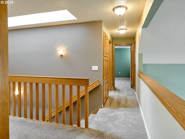 103 CEDAR BLUFF Cir, Keizer, OR 97303