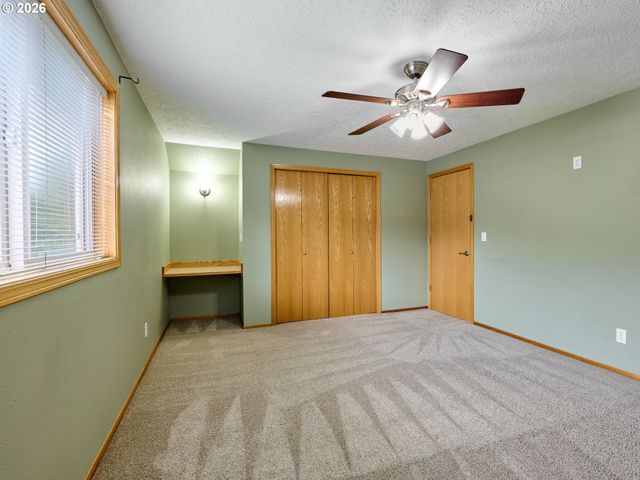 103 CEDAR BLUFF Cir, Keizer, OR 97303