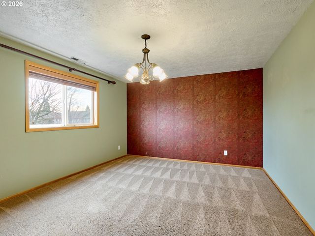 103 CEDAR BLUFF Cir, Keizer, OR 97303