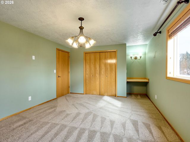 103 CEDAR BLUFF Cir, Keizer, OR 97303