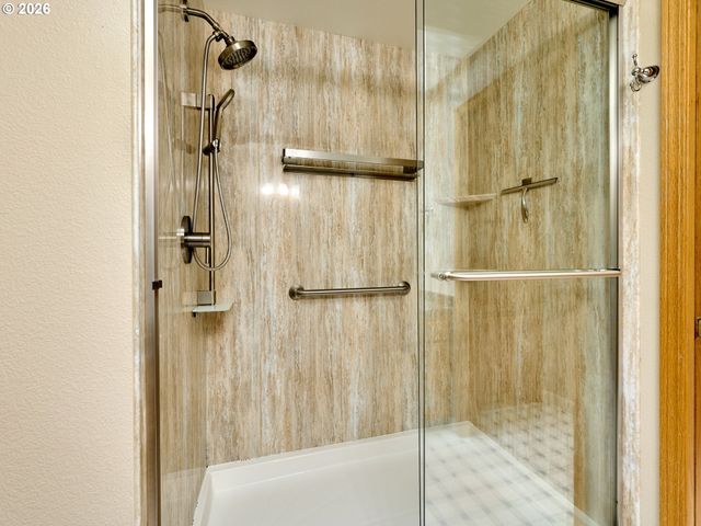 103 CEDAR BLUFF Cir, Keizer, OR 97303