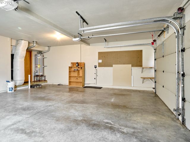 103 CEDAR BLUFF Cir, Keizer, OR 97303