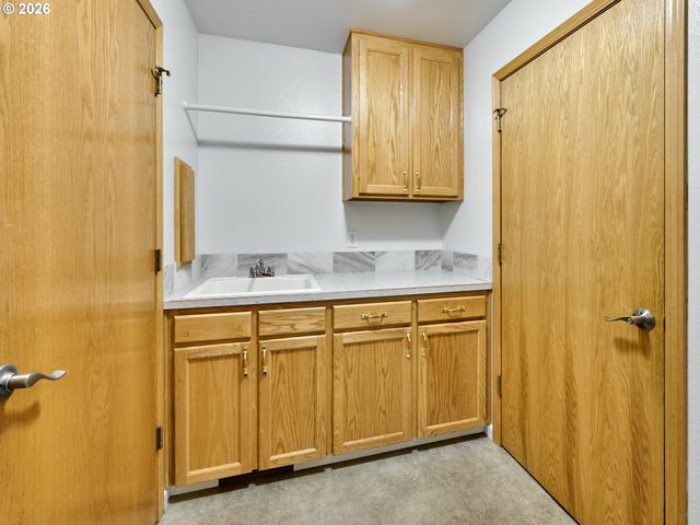 103 CEDAR BLUFF Cir, Keizer, OR 97303