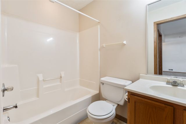 10110 Meredith Drive 1, Urbandale, IA 50322