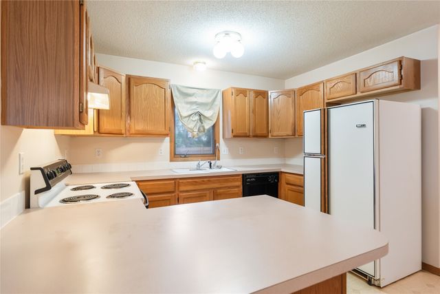 10110 Meredith Drive 1, Urbandale, IA 50322