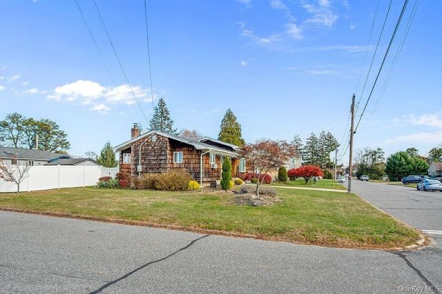 185 Throop Street, West Babylon, NY 11704