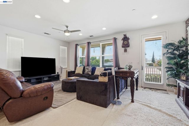 4442 Kennett Ter, Fremont, CA 94536