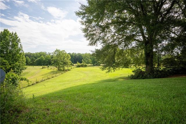 442 Buffalo Creek Road, Carrollton, GA 30117