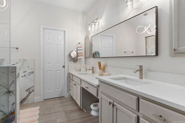 630 Oak Village Dr, San Antonio, TX 78253