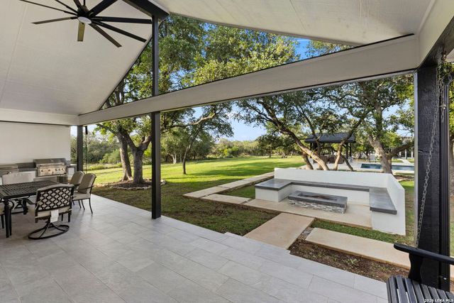 630 Oak Village Dr, San Antonio, TX 78253