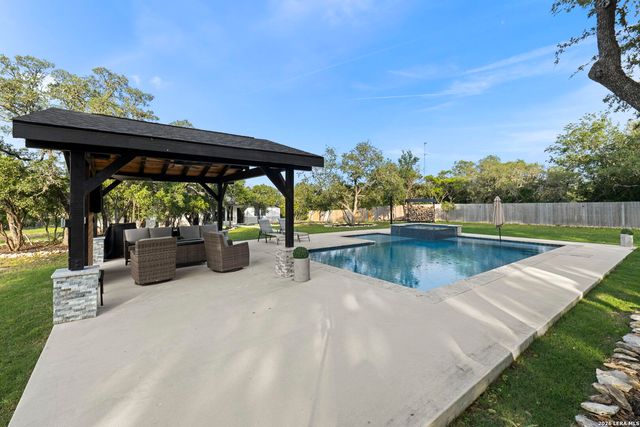 630 Oak Village Dr, San Antonio, TX 78253