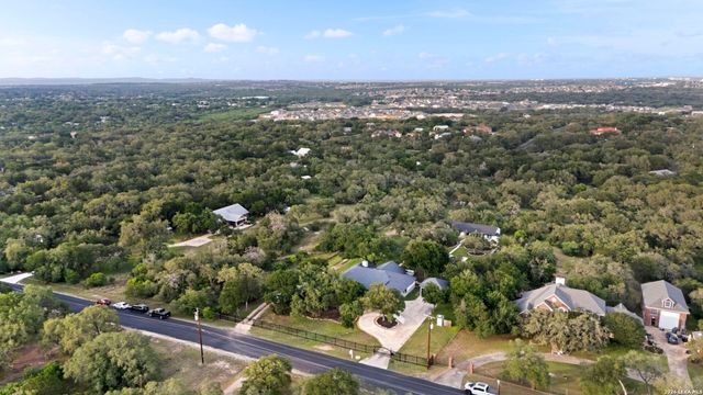 630 Oak Village Dr, San Antonio, TX 78253