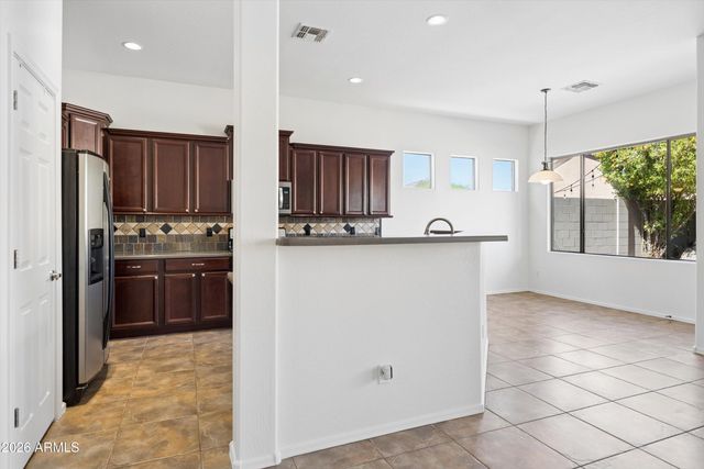 8364 W MOLLY Lane, Peoria, AZ 85383