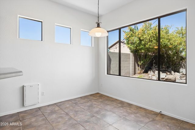 8364 W MOLLY Lane, Peoria, AZ 85383