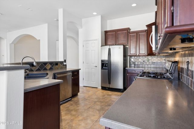 8364 W MOLLY Lane, Peoria, AZ 85383
