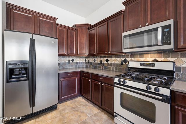 8364 W MOLLY Lane, Peoria, AZ 85383