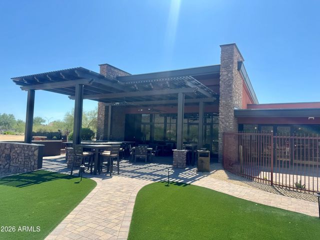 8364 W MOLLY Lane, Peoria, AZ 85383
