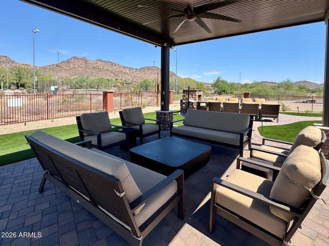 8364 W MOLLY Lane, Peoria, AZ 85383