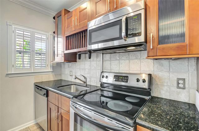 201 6TH STREET S 102, St Petersburg, FL 33701