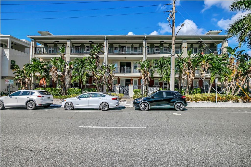 201 6TH STREET S 102, St Petersburg, FL 33701