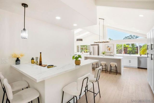 9956 Cummins Pl, San Diego, CA 92131