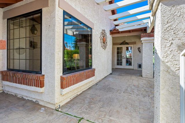 127 Avellino Circle, Palm Desert, CA 92211