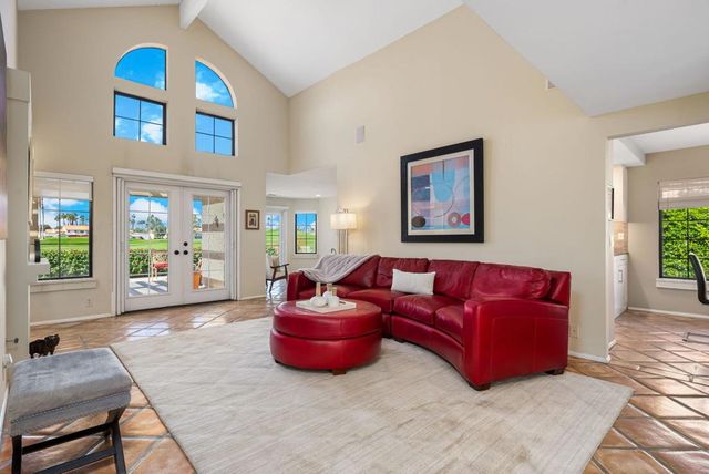 127 Avellino Circle, Palm Desert, CA 92211