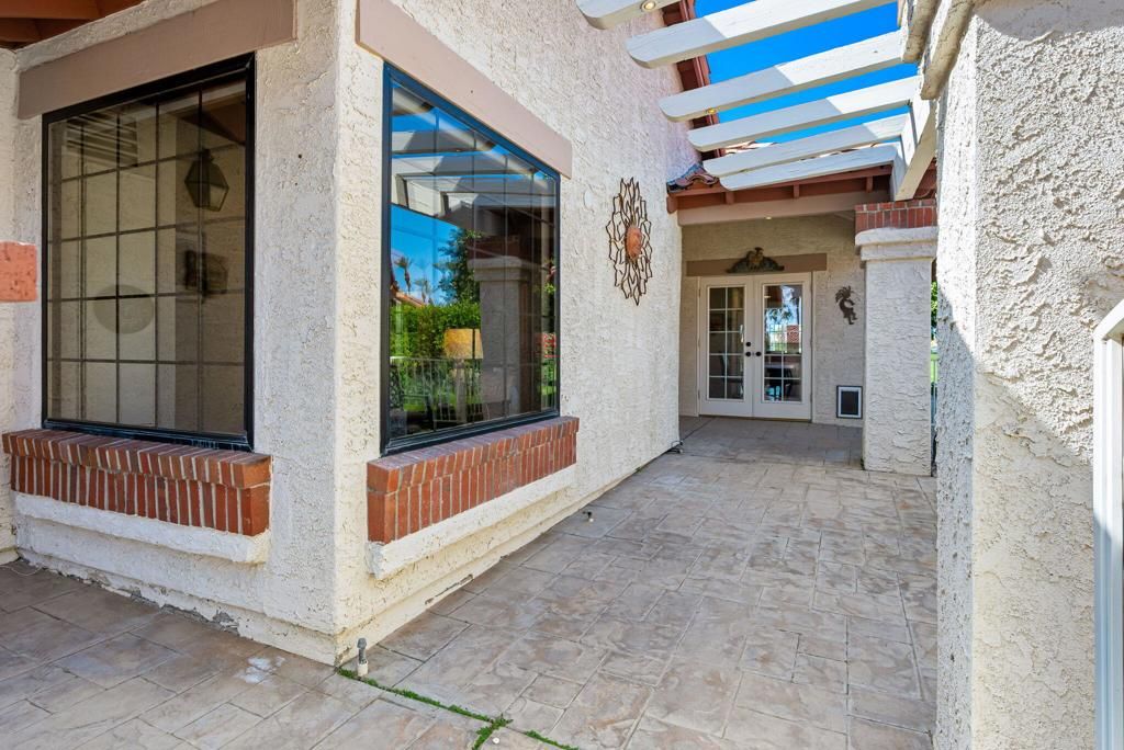 Image 12 of property listing at 127 Avellino Circle, Palm Desert, CA 92211